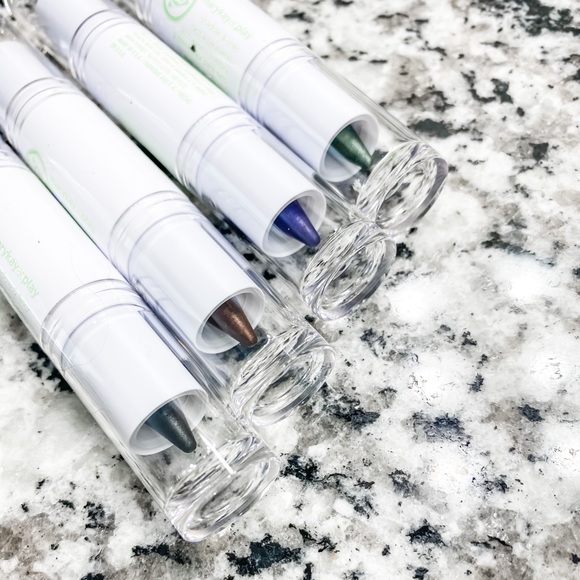 Mary Kay At Play Shadow and Liner - Picture 3 of 3